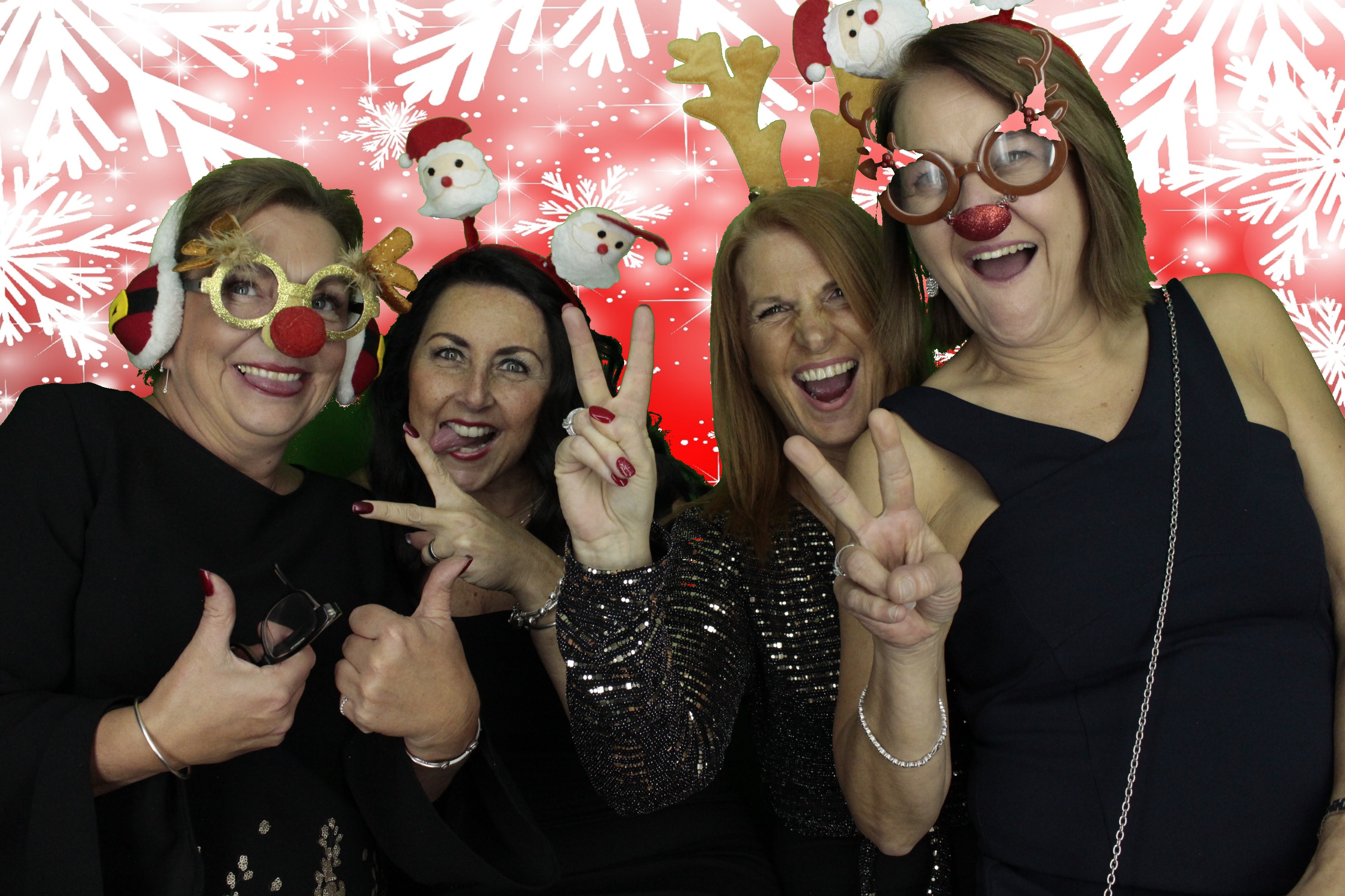 Silvermere Christmas Party | View more photos from the event at gallery.myphotoboothexperience.co.uk/u/MyPhotoBoothExperienceLtd/Silvermere-Christmas-Party-3